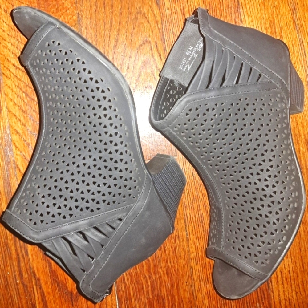 Women's Ankle Booties